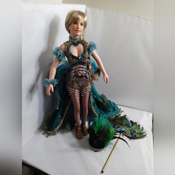 PARADISE Galleries Treasury Collection Dancing Doll - Picture 3 of 4